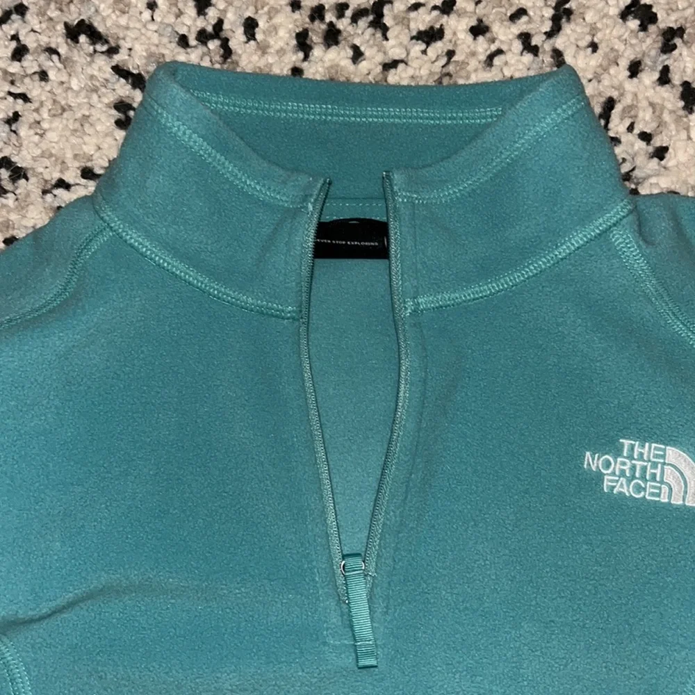 North Face Quarter Zip - Picture 5 of 7